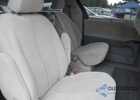 2011 Toyota Sienna Le V6 z USA, uszkodzony, nr VIN 5TDKK3DC2BS044879